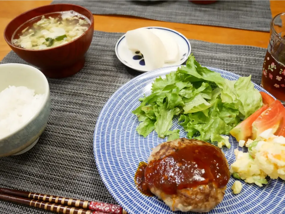 Snapdishの料理写真:19/09/17 夕飯♪ ハンバーグ|ikukoさん