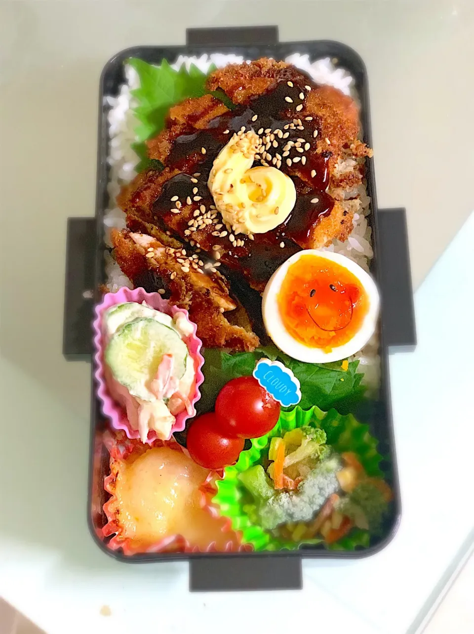 #トンカツ弁当 
 #行ってらっしゃい♡ 

 #むすこ弁当|Yukaさん