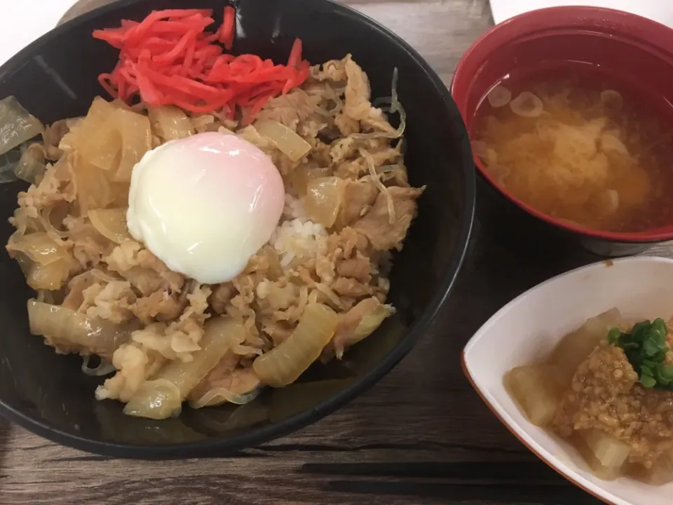 社食で牛丼|フージさん