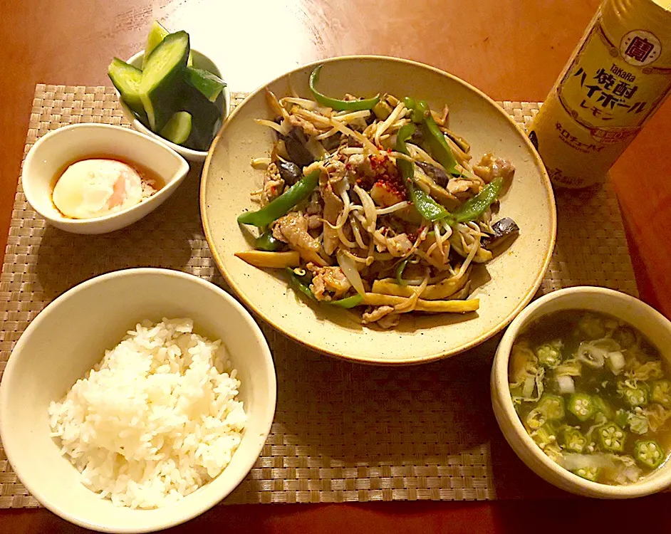 Today's Dinner🍴胡瓜の浅漬け･温泉卵･ｴﾘﾝｷﾞとお野菜のﾋﾟﾘ辛味噌炒め･白飯･ｵｸﾗとかき卵のｽｰﾌﾟ|🌈Ami🍻さん