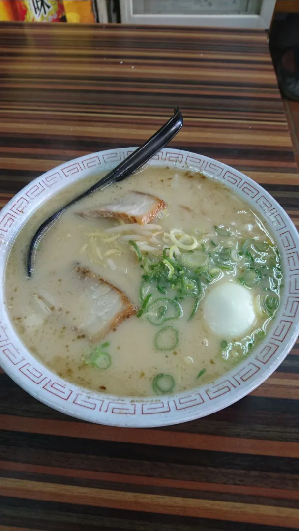 都島区「福福亭都島本通店」の「豚骨ラーメン」|タカシさん