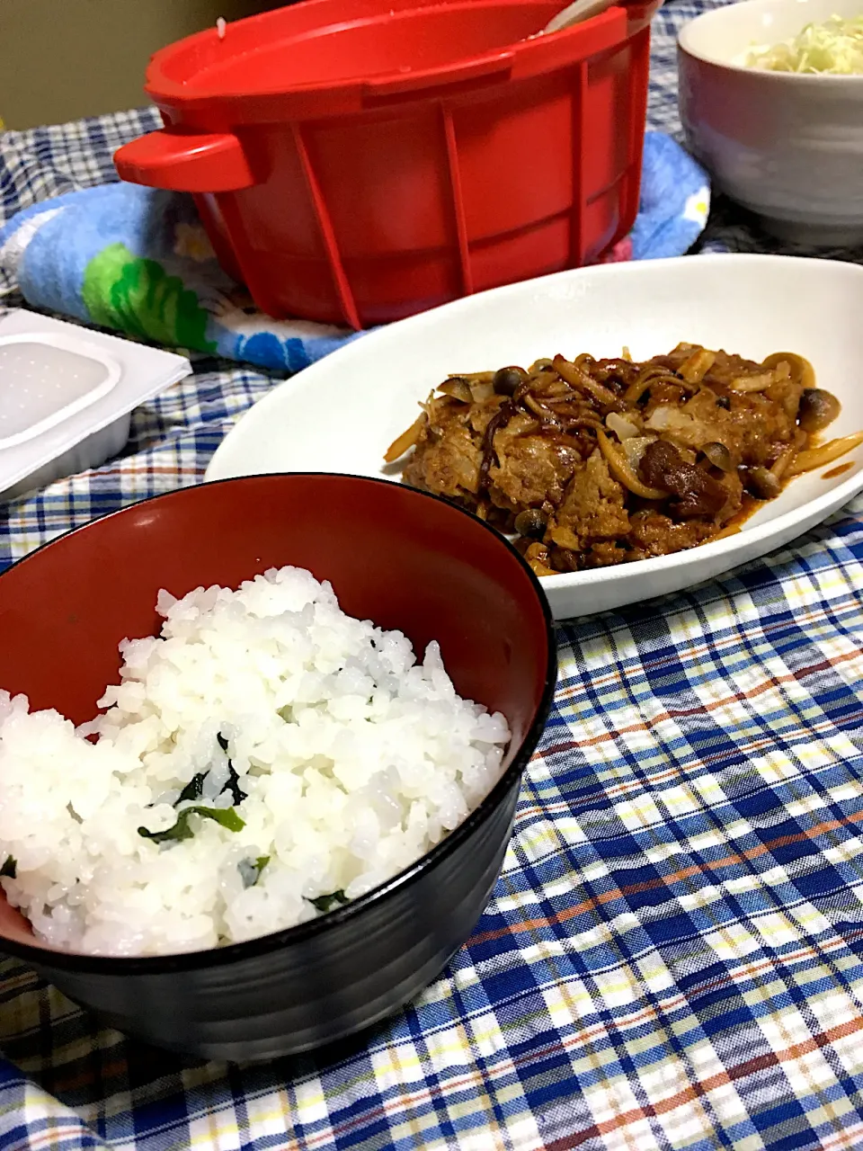 Snapdishの料理写真:圧力鍋で作ったご飯とデミグラスハンバーグ🤩🤩|maxさん