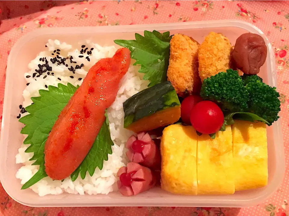 Snapdishの料理写真:2019年9月19日
旦那さんのお弁当🍱👨‍✈️👷🏻‍♂️👨‍🔧🚊✌️💞❤️💪🏼|Kodomo Cookingさん