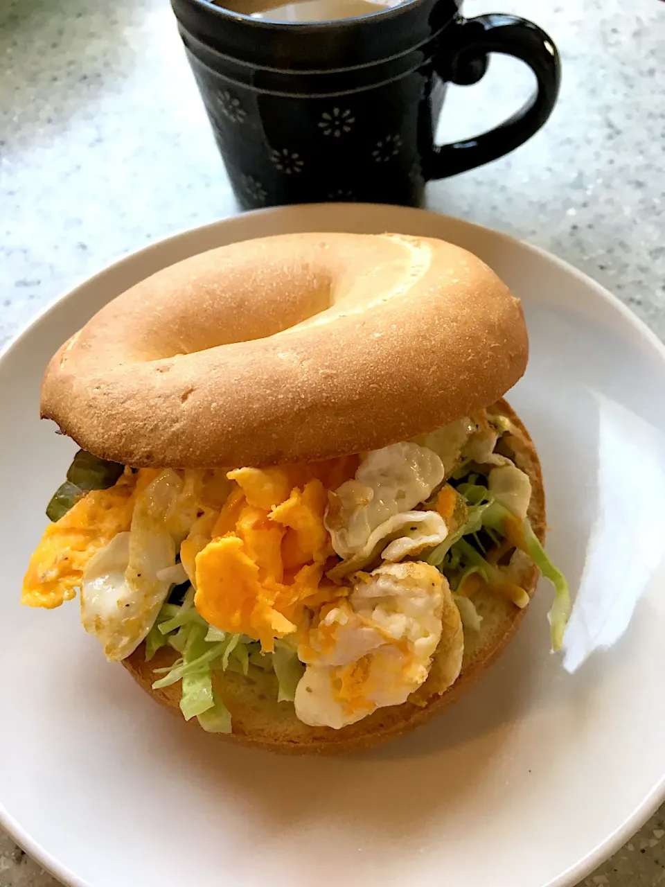 ベーグルで たまごサンド lunch♬︎♡|ようか✩.*˚さん