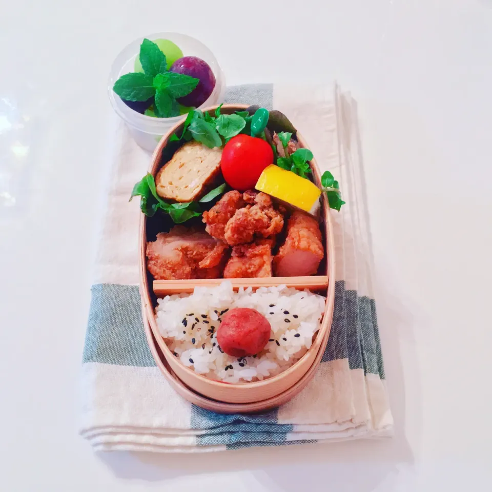 Snapdishの料理写真:鶏の唐揚げ弁当|Mikaさん