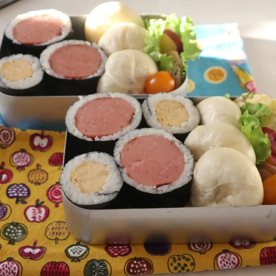 中学生男子年子弁当🍱出し巻きたまご巻きと、ボロニアソーセージ巻きと肉まん！|なかじー。さん