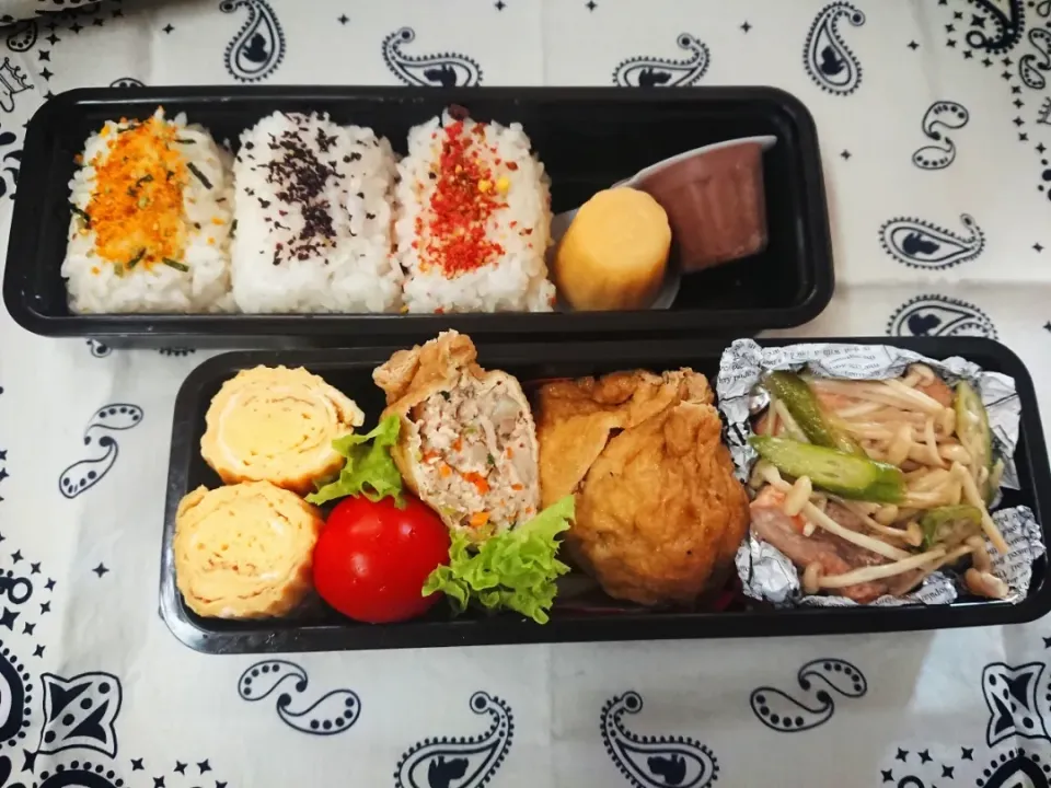 🍁餅入り巾着と鮭の包み焼き弁当🎑

早起きしてしまったので、丁寧なオカズを作りました⋆*✩
🐔鶏ミンチに刻んだ餅など詰めて袋煮に、
🐟生鮭に 麺つゆとマヨネーズ少々漬けこんでｵｰﾌﾞﾝﾄｰｽﾀｰで焼きました🌾|クロ母さんさん