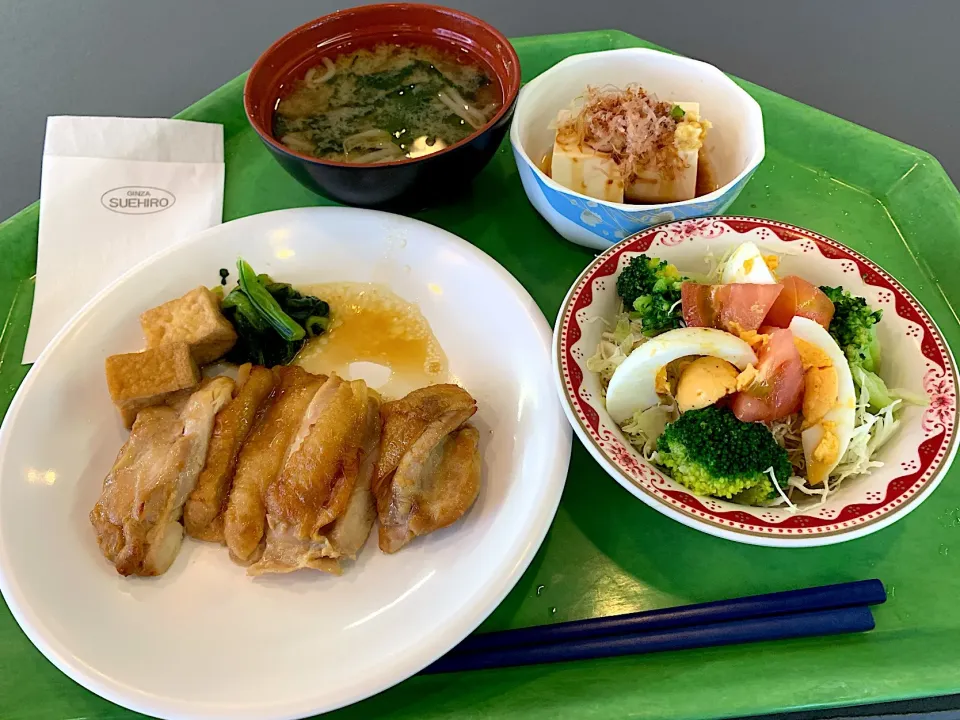 若鶏の胡麻照焼、冷奴、ブロッコリーサラダ、味噌汁|Tadahiko Watanabeさん