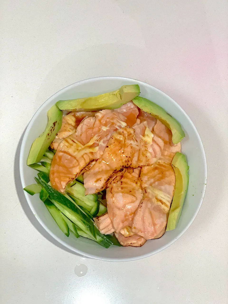 Snapdishの料理写真:Aburi Salmon|Vivion Zhouさん