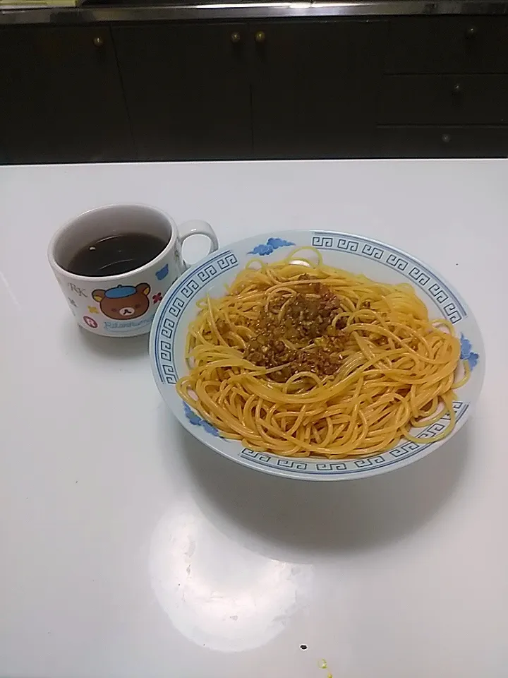 Snapdishの料理写真:麻婆パスタと中華スープ|むーさん