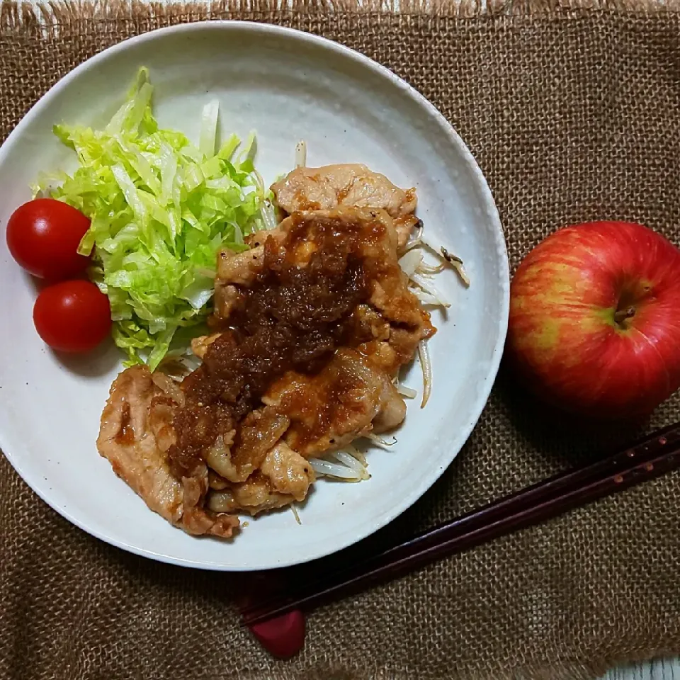 すり林檎が決め手の豚の生姜焼き🐷🍎|真希さん