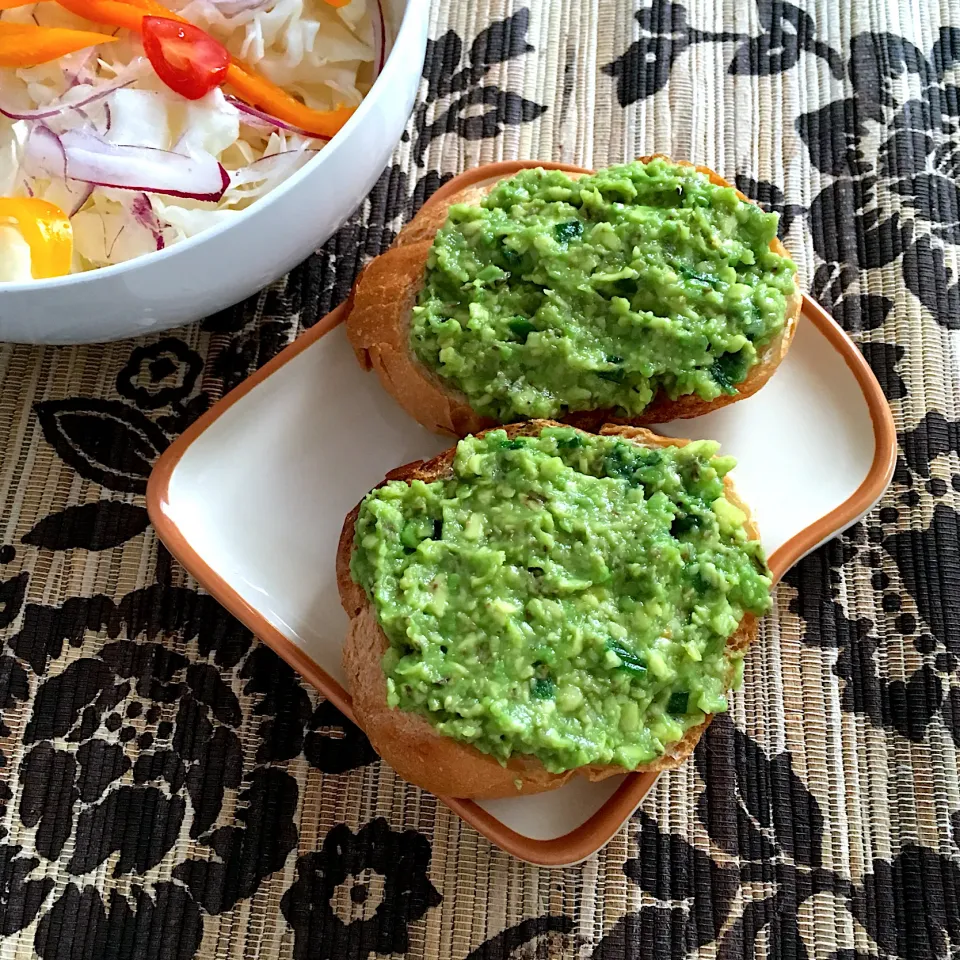 Snapdishの料理写真:めるぼさんの料理  アボ舐めろ🥑|momono1さん