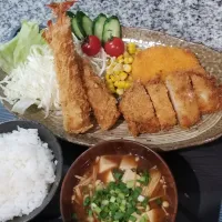 ミックスフライ
・えび
・コロッケ
・チキンカツ
味噌汁|あぁちゃんさん