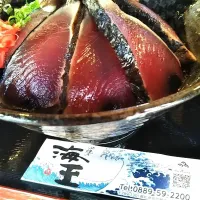 Snapdishの料理写真:カツオのたたき丼|osamu  kawadaさん