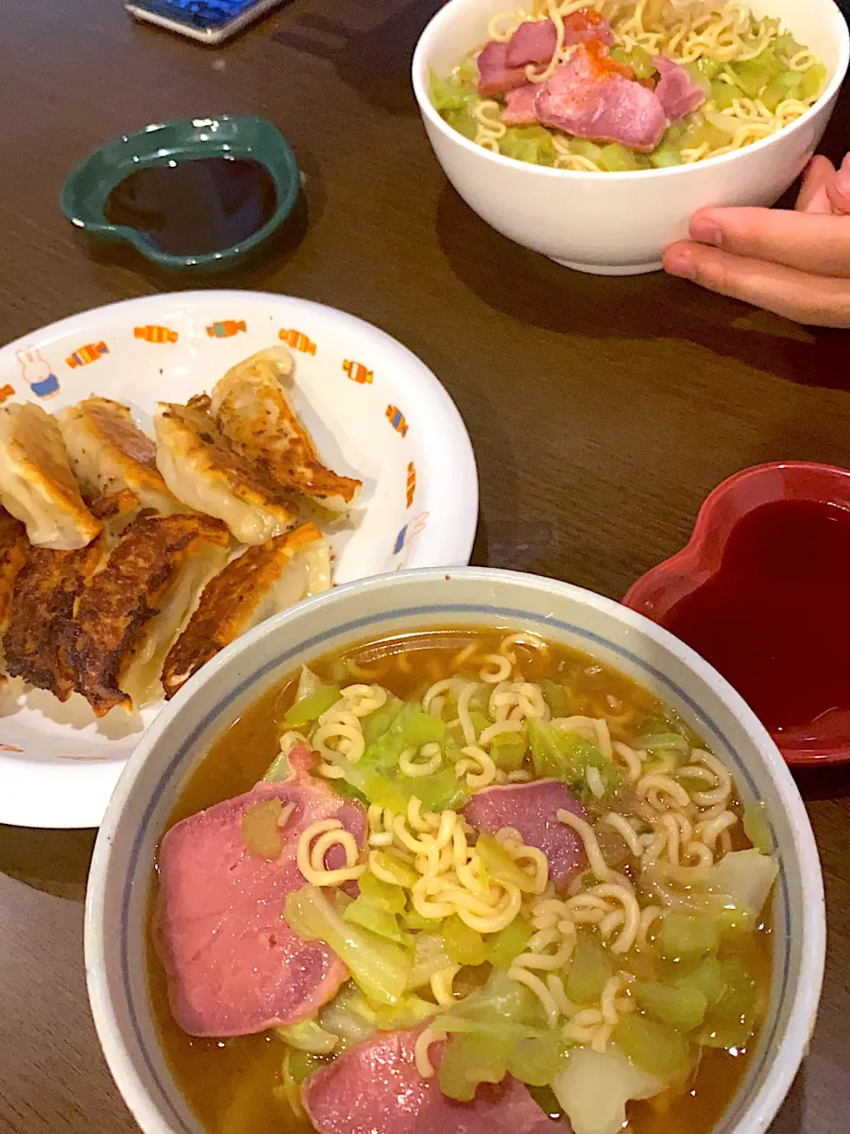 牛タン塩とキャベツの味噌ラーメン🍜　　焼き餃子|ch＊K*∀o(^^*)♪さん