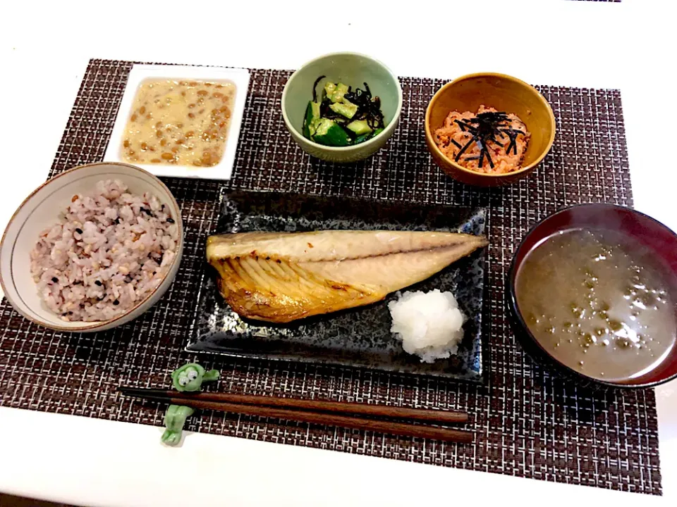 Snapdishの料理写真:#塩鯖  #白滝の明太子炒め #塩昆布きゅうり #納豆 # あおさ海苔のお味噌汁 #雑穀米|ゆぺこさん