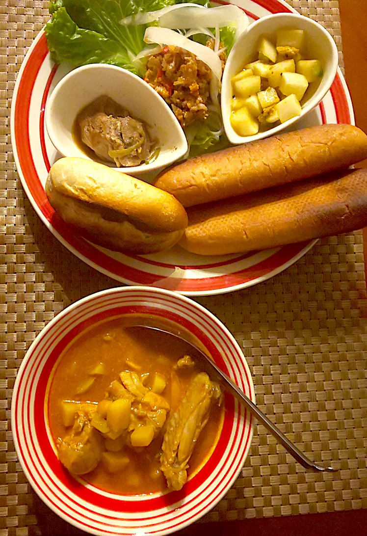 Midnight meals🌝鶏肉のﾀｲ風煮込み･唐辛子たっぷりﾗｰﾌﾟw/青ﾊﾟﾊﾟｲﾔｽﾗｲｽ･大根のｽﾊﾟｲｽ漬け･ｹﾞｰﾝﾏｯｻﾏﾝ《by我家限定 ﾀｲおばんざい》･🥖|🌈Ami🍻さん