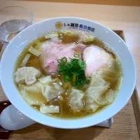 Snapdishの料理写真:わんたん入り塩らぁ麺|ウルトおるマンさん