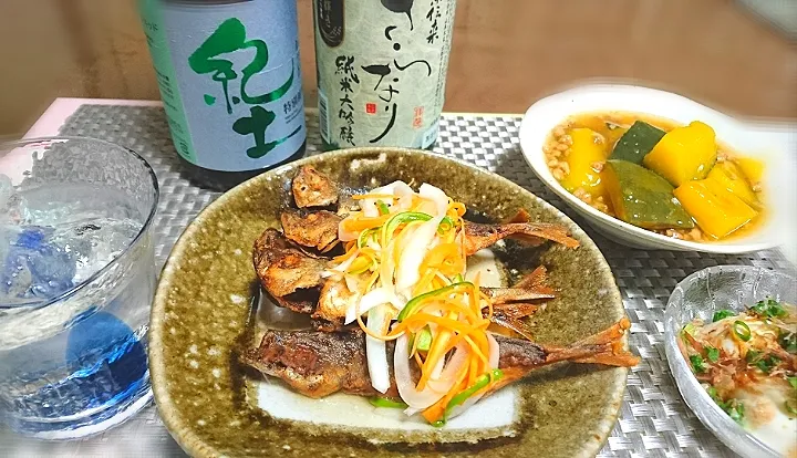 鯵の南蛮漬け🐟
カボチャと大豆のお肉煮物
冷奴    🍶|びせんさん