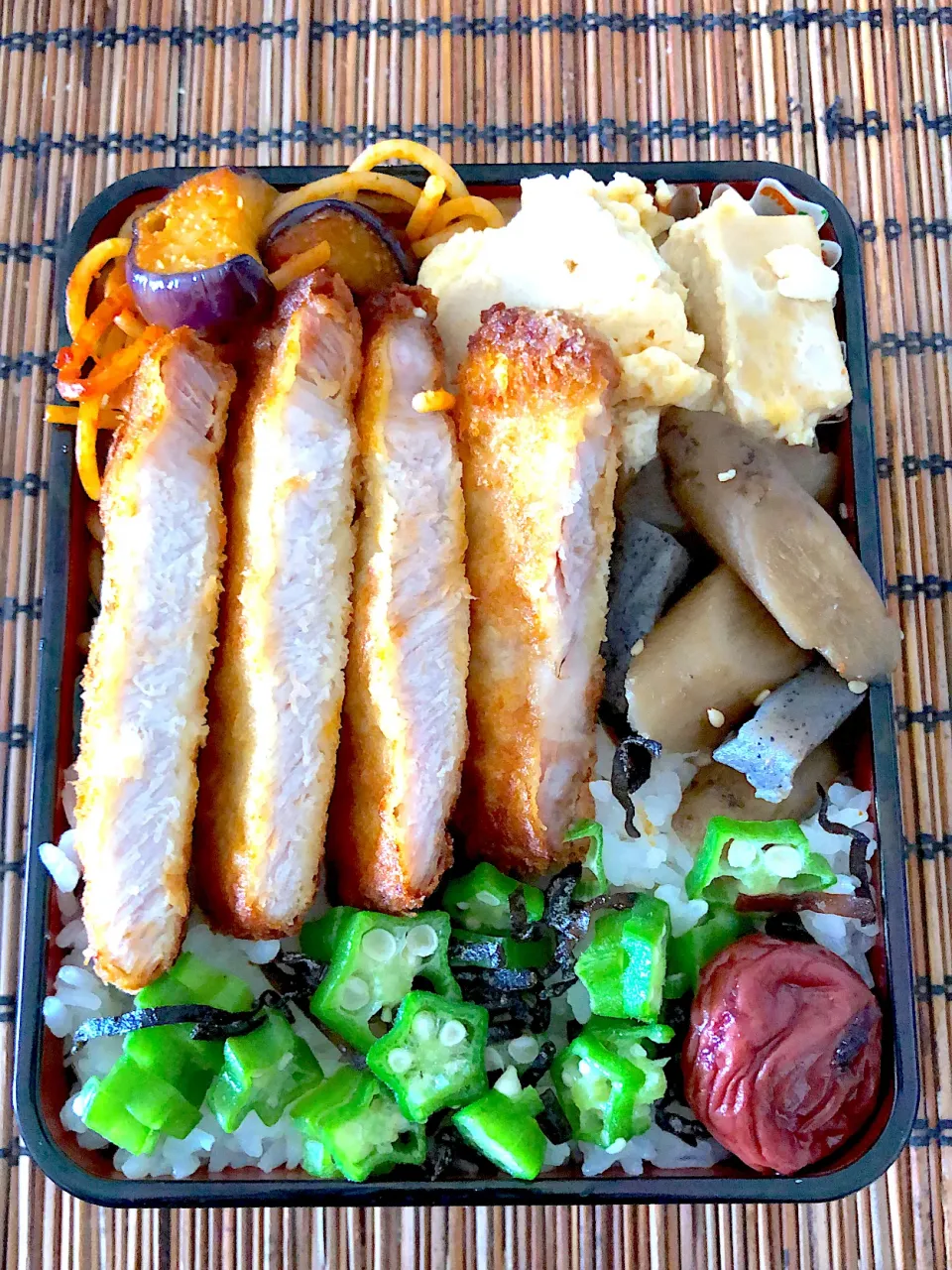 逞しさを感じる今夜の夜勤弁当！（笑）|いっちさん