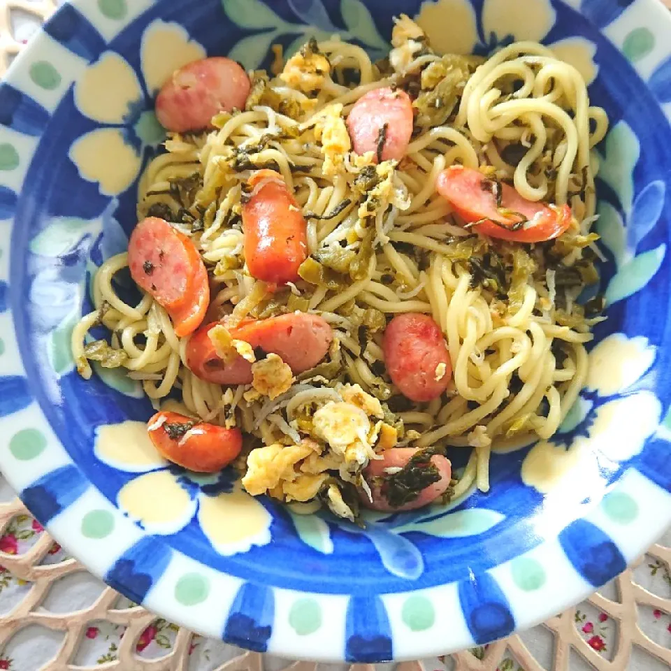 Snapdishの料理写真:中華麺を使って高菜とじゃことウインナーの焼きそば|cocco+さん