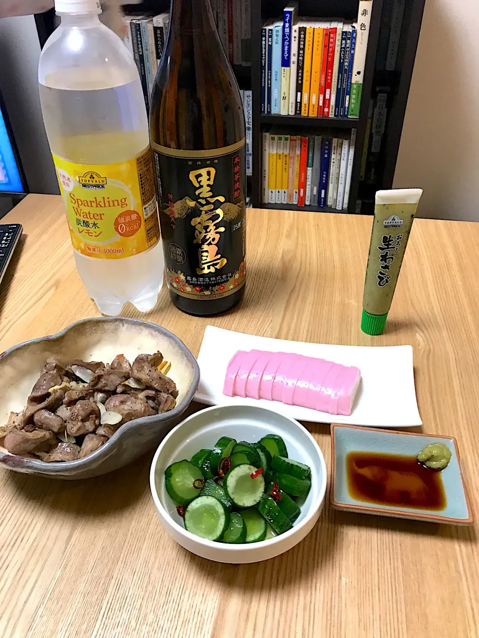 Snapdishの料理写真:晩酌(きゅうり白だし漬け、砂肝ニンニク塩炒め、いたわさ)|shioriさん