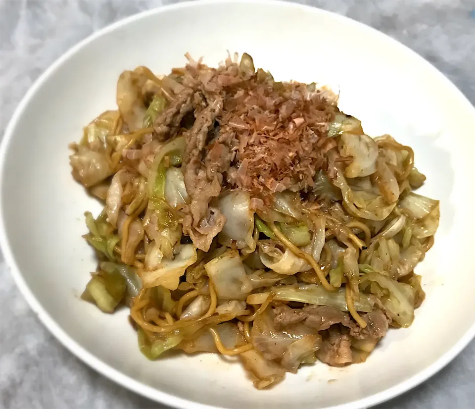 今夜はキャベツたっぷり❗️土井善晴流基本の焼きそばを頂きます😋🎵|ギムレットさん