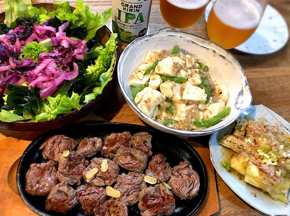 定番牛ヒレステーキでIPA    紫白菜のサラダ   焼き鯖フレークとインゲン豆の麻婆豆腐|じゅんさんさん