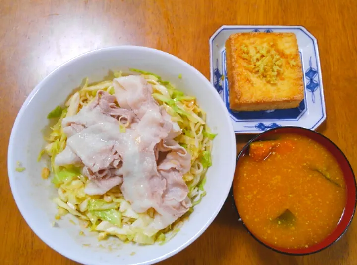 Snapdishの料理写真:９月２０日　油そば風そうめん　厚揚げ　かぼちゃのお味噌汁|いもこ。さん