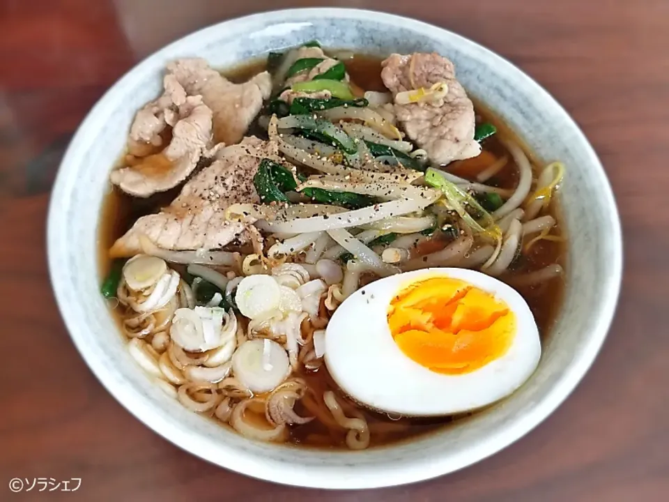 今日の昼ご飯だよ(*^^*)
★豚ニラもやしの醤油ラーメン|ソラシェフさん