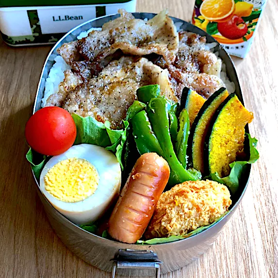 Snapdishの料理写真:高3男子のお弁当 豚の塩胡椒焼き|チャコさん