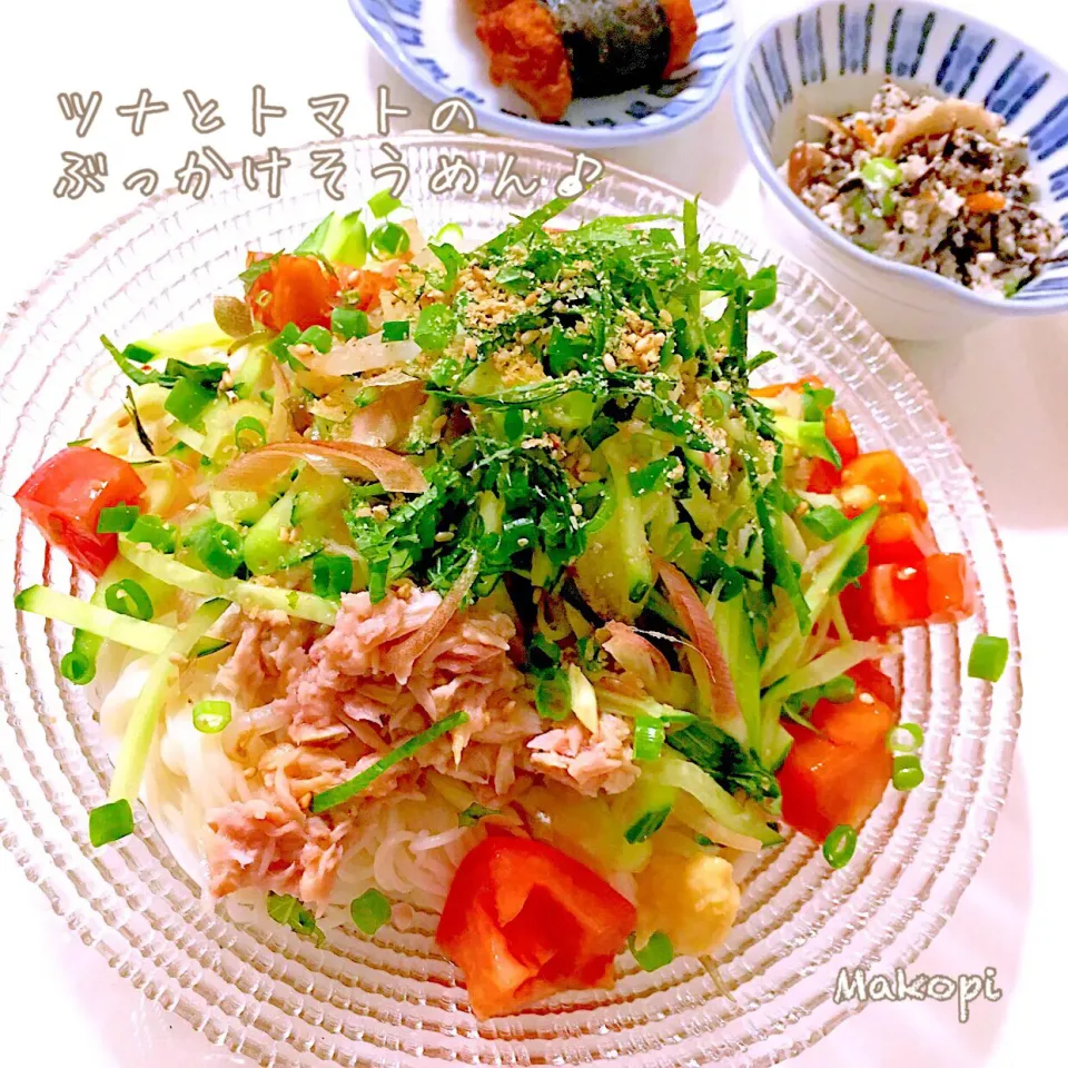 ツナとトマトのぶっかけそうめん (^-^)♪ #きのう何食べた？＃再現料理＃暑さがぶり返した日の夕飯|まこぴ～♪さん