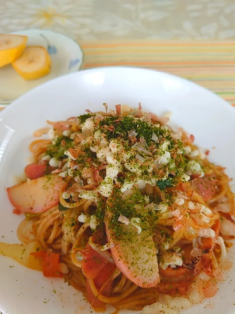 Snapdishの料理写真:焼きそば
カツオブシ、天かす、あおさをかけました。|🍒ふみりん🍒さん