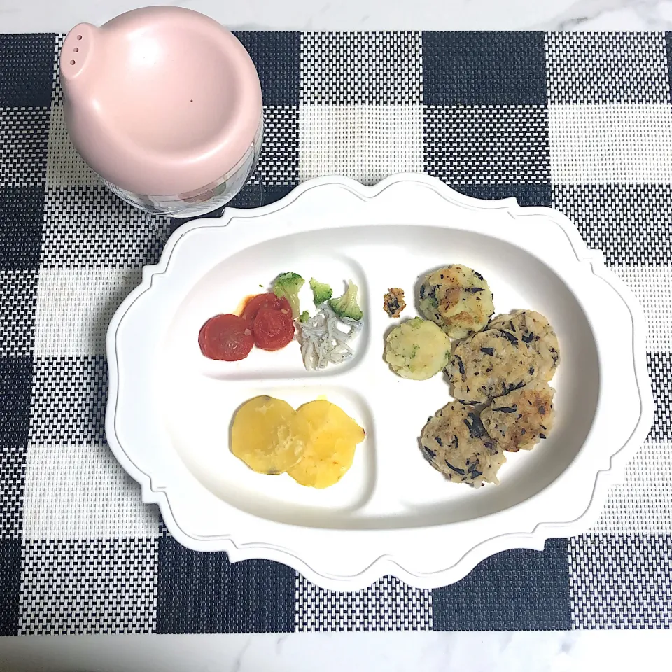 離乳食 ブロッコリーぽてととひじきおやき|miremamaさん