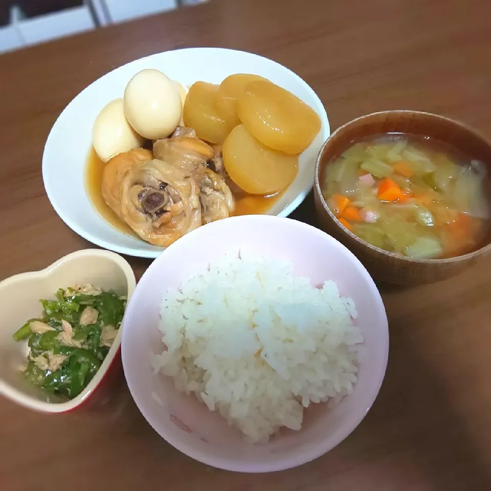 骨付き鳥と大根の煮物
ツナピーマン
野菜スープ|はちさん