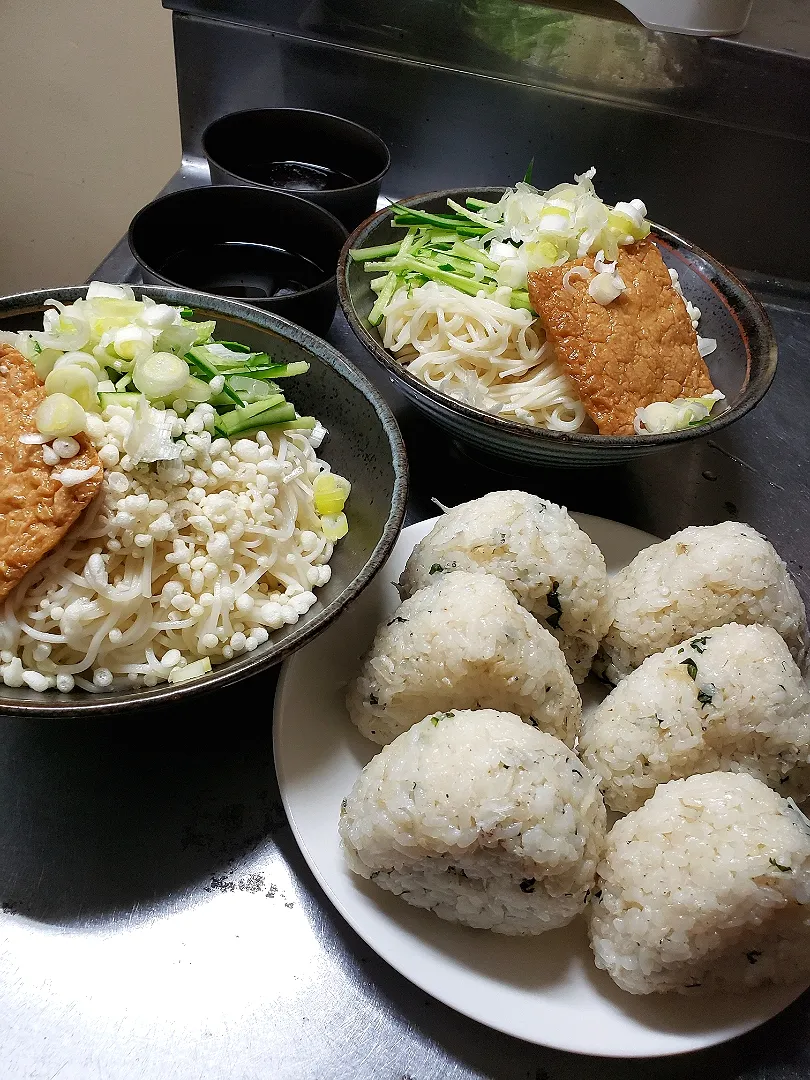 きつねたぬき麺としらすおにぎり|友美さん