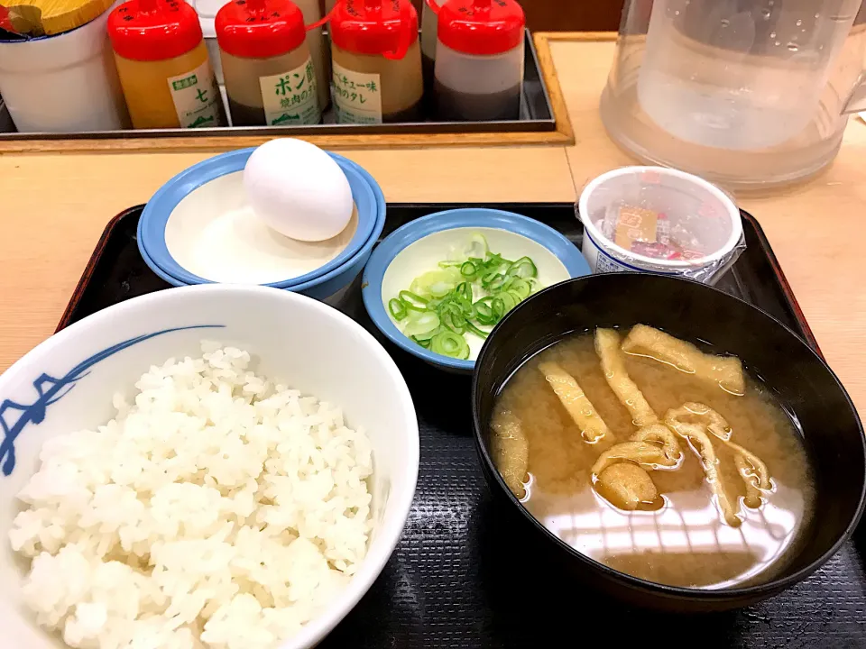 Snapdishの料理写真:玉子かけごはん定食納豆ライスミニ|マハロ菊池さん