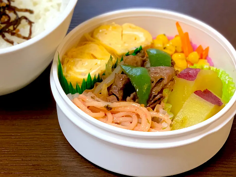 🌸 牛肉と玉ねぎとピーマンの甘辛炒め 弁当 🌸|たんちゃんさん