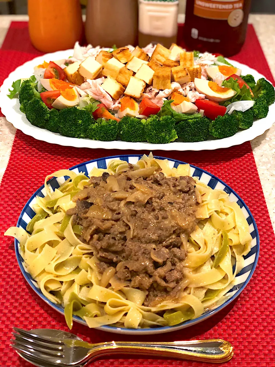 ビーフストロガノフ平打ちパスタ🍝！筋肉モリモリサラダ🥗！|Mayumiさん