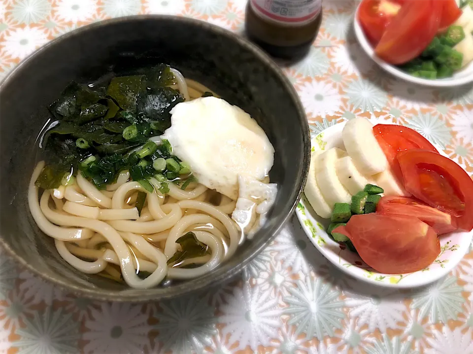 ワカメ玉うどん、野菜サラダ🥗|FKTMPさん