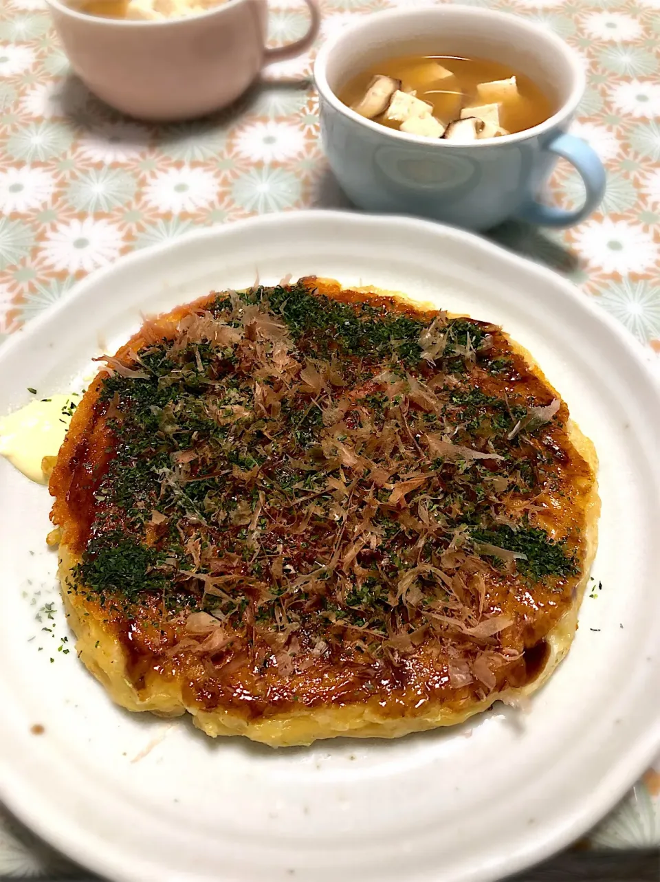 ベーコン🥓チーズ🧀のお好み焼き、味噌汁|FKTMPさん