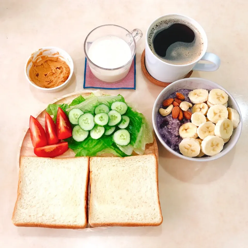 🥯日常の朝ごはん🍞 ブルーベリーバナナオートミール＆ピーナッツトーストver.|Rina (˶‾᷄ ⁻̫ ‾᷅˵)さん