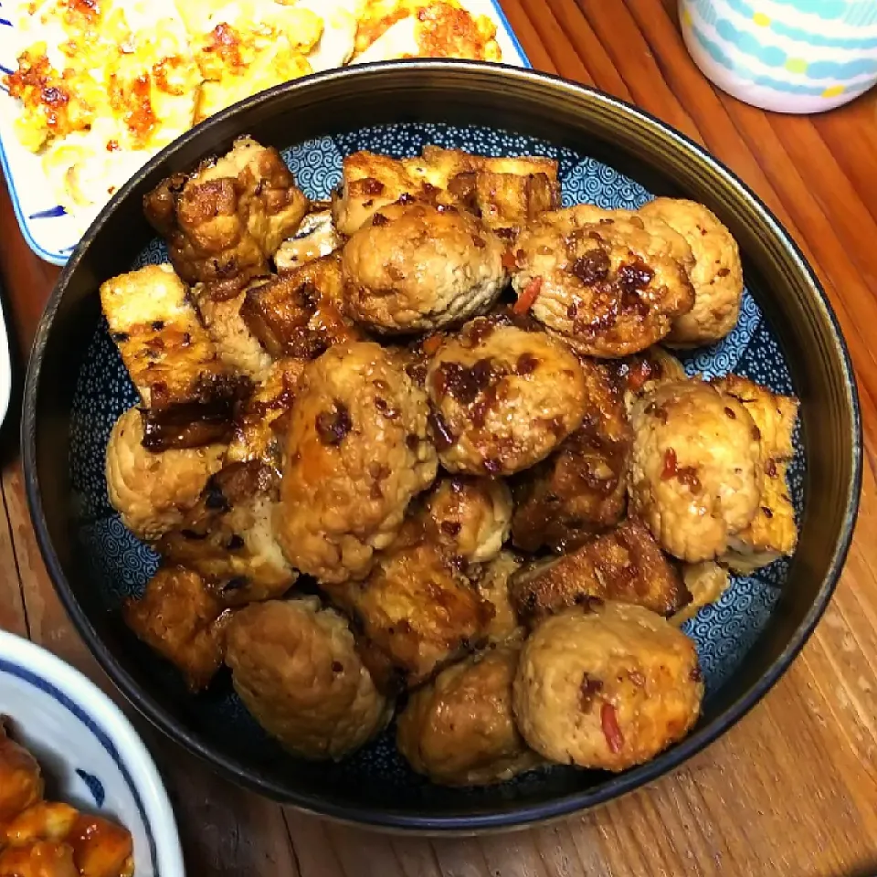 焼き肉のタレで鶏団子|おっきい大学生さん