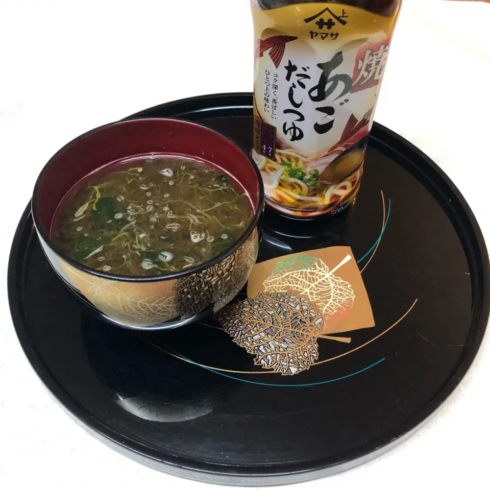 Snapdishの料理写真:もずく＊めかぶ＊わかめ＊がごめ昆布＊納豆昆布焼あごだしスープ|henryさん