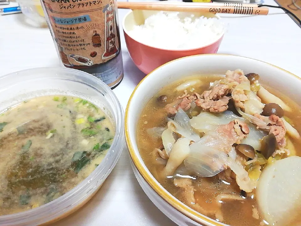 Snapdishの料理写真:肉じゃが( ﾟ∀ﾟ)人(ﾟ∀ﾟ )|未来さん