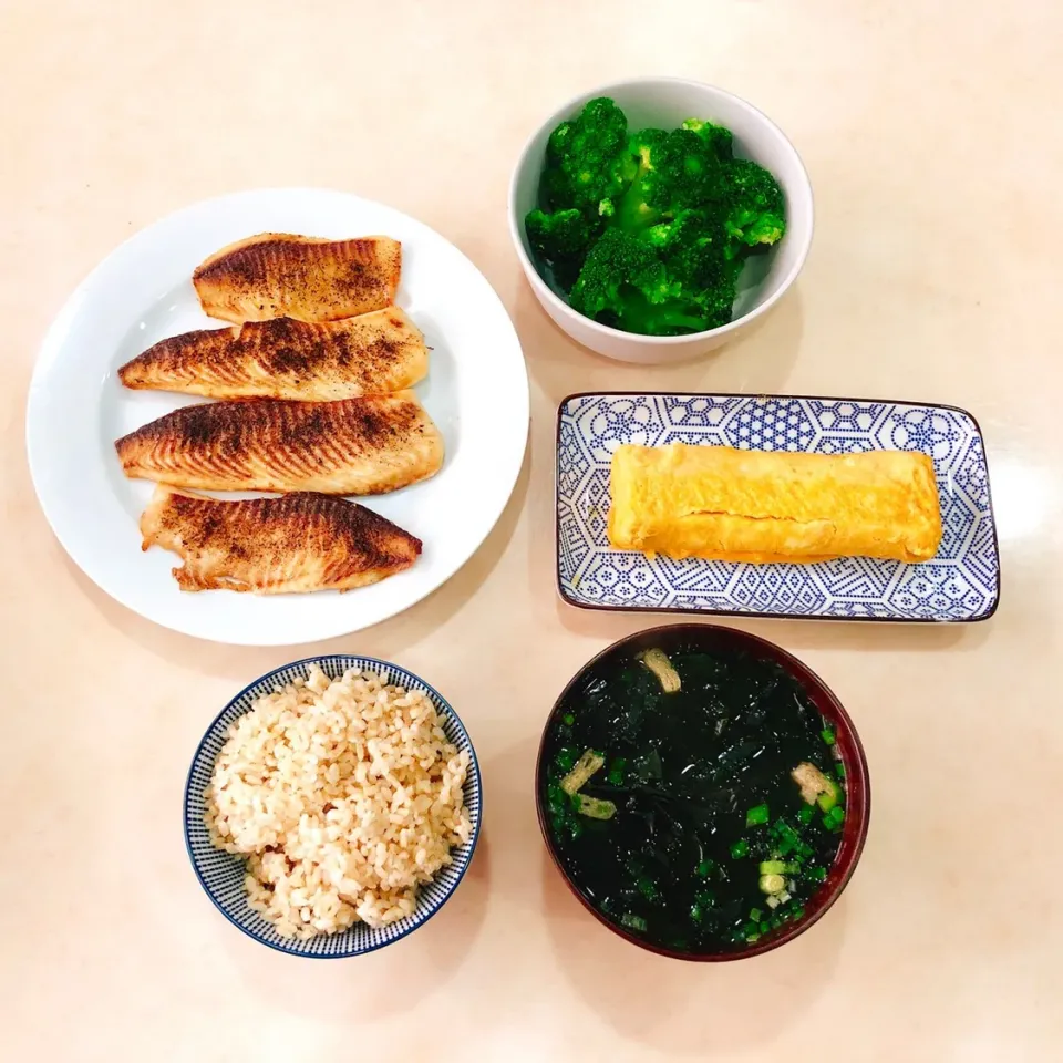 🍚焼き鯛 と玉子焼き 定食🍳|Rina (˶‾᷄ ⁻̫ ‾᷅˵)さん