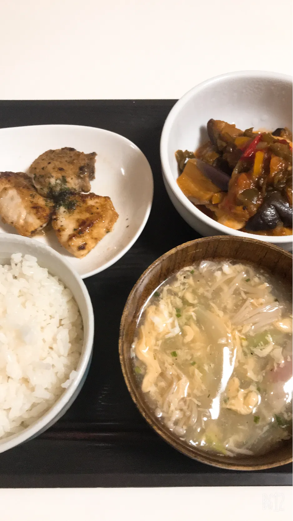 Snapdishの料理写真:遅ーい晩御飯😋胸肉と野菜の甘酢あんかけ😋白身魚のバター醤油焼き😋白菜とベーコンとえのきの中華スープ😋|ゆきさん