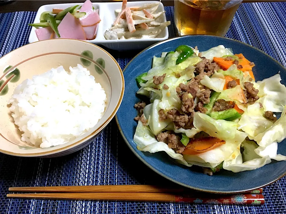 野菜もりもり回鍋肉風炒め、中華サラダ、ごぼうサラダ|ちぐあささん