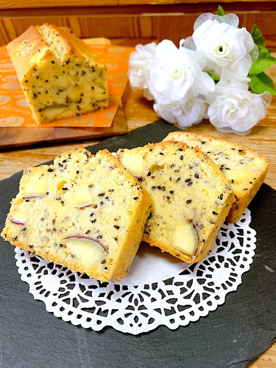 マダム とんちんさんの料理 さつま芋と胡麻のパウンドケーキ🍠 めちゃうま❣️|❁︎na--na❁︎Nさん