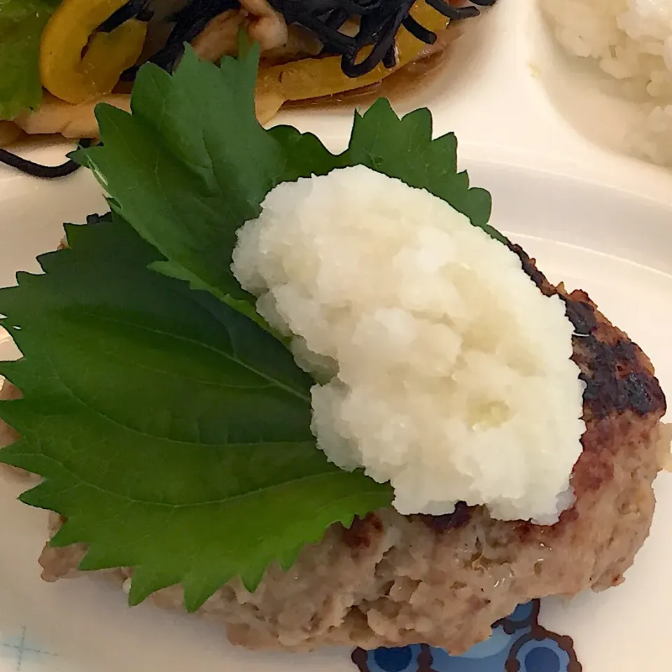 Snapdishの料理写真:長いもでふわっふわハンバーグ|Satomi Cafeさん